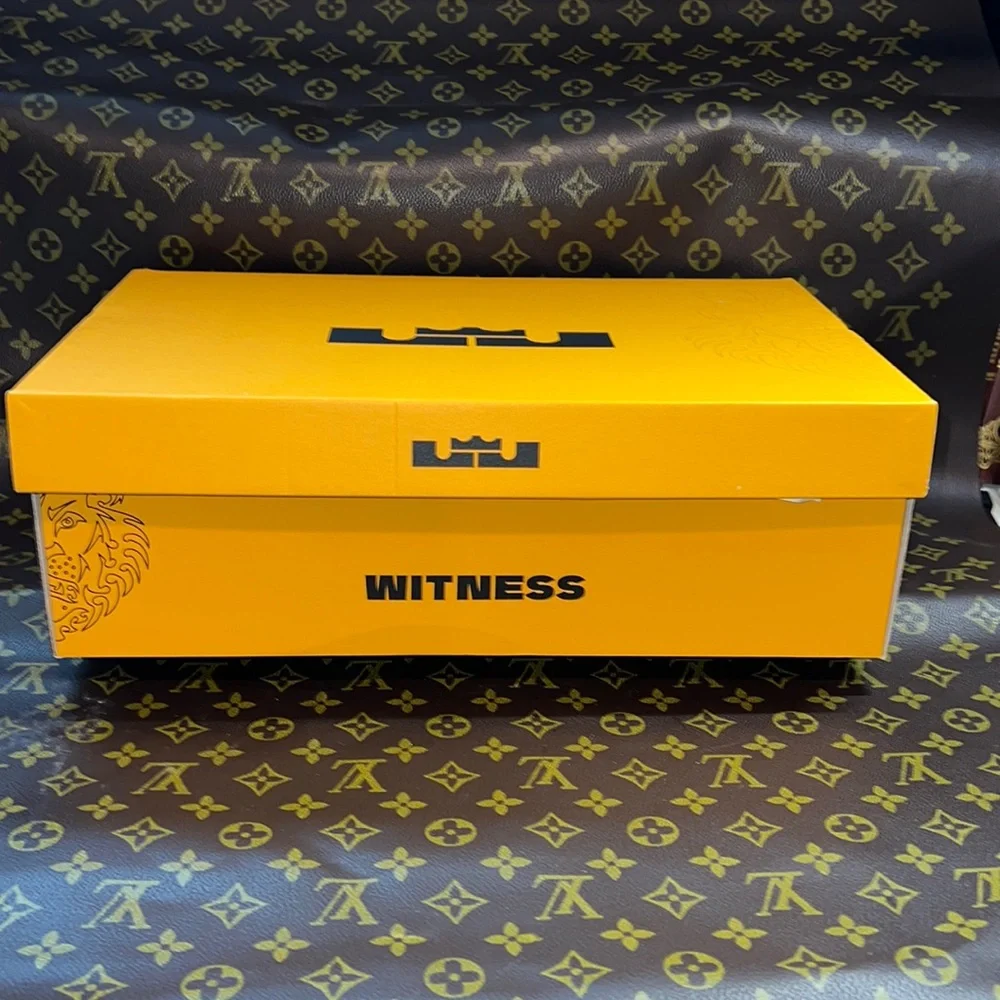 LEBRONS Witness vi men’s size 12